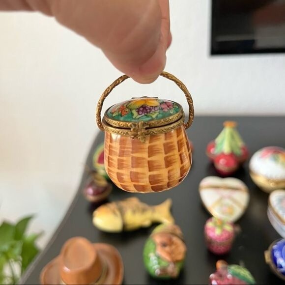 Limoges Chamart Picnic Basket Peint Main Trinket Pill Box
